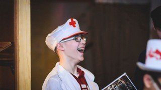 Квест «Психушка» для подростков: Когда ты и твои друзья нашли технический мануал для КошкоДемона и поняли, что он требует котят и мультиков, чтобы захватить мир. Квест «Психушка». Квест для подростка в Сыктывкаре.